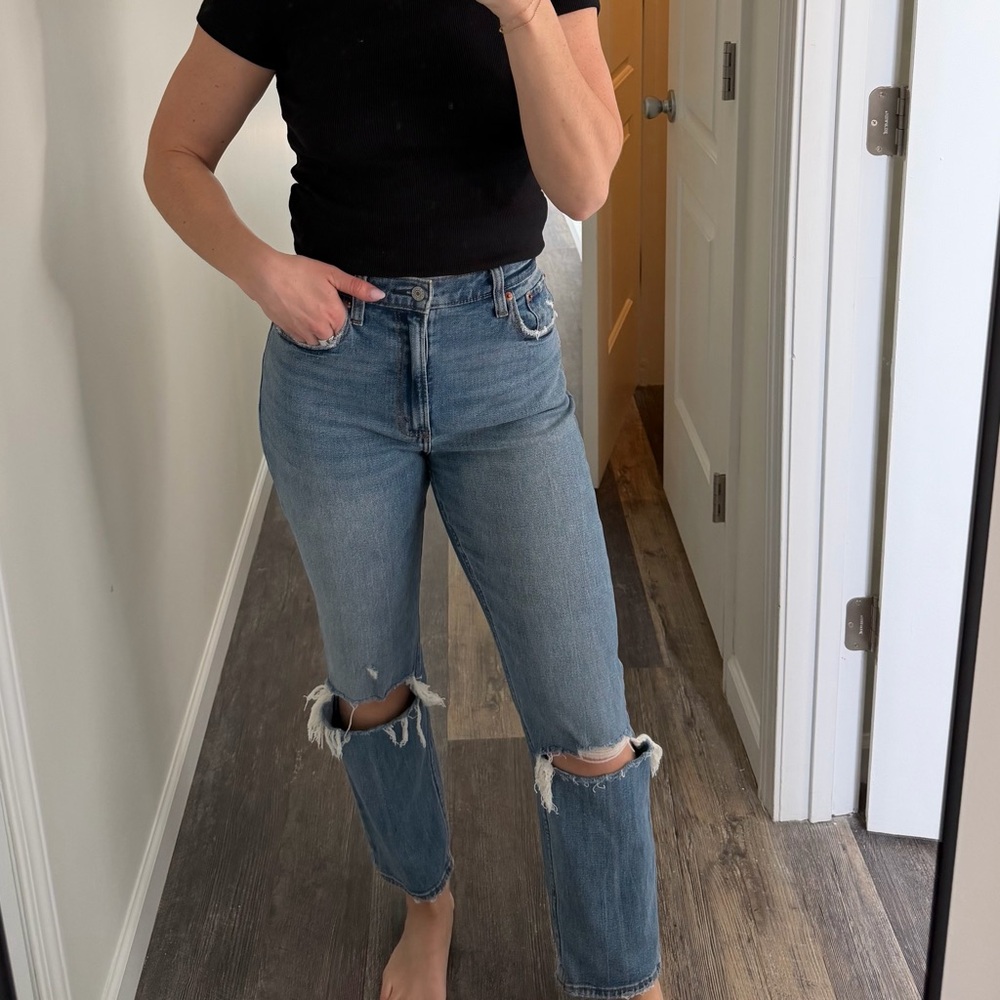 Abercrombie & Fitch ankle straight Leg Jeans ultra high rise with Knee Rips